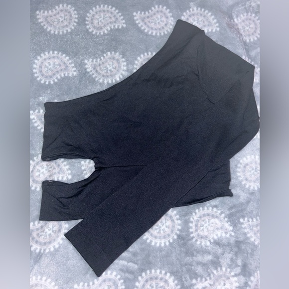 Forever 21 Tops - Forever 21 Black One Shoulder Top